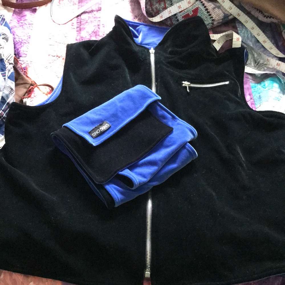 SnoSkins reversible velour vest and scarf - Picture 4 of 6